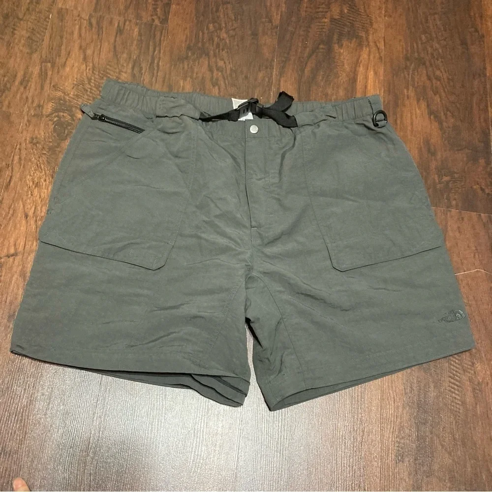 The North Face Short/Court Convertible Utility Pants plenty of pockets XXL GuC - Picture 5 of 16